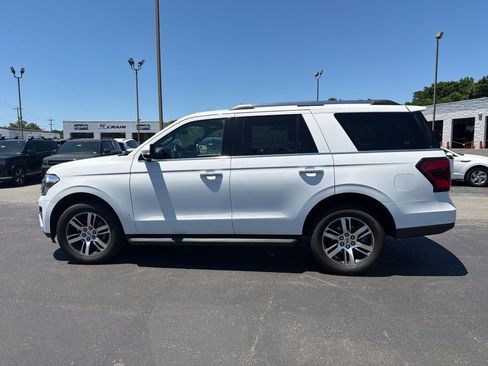 Used 2024 Ford Expedition Limited AWD/4WD image 6
