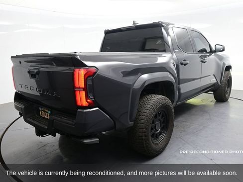 Used 2025 Toyota Tacoma SR5 AWD/4WD image 6