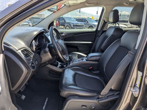 Used 2017 Dodge Journey Crossroad FWD image 21