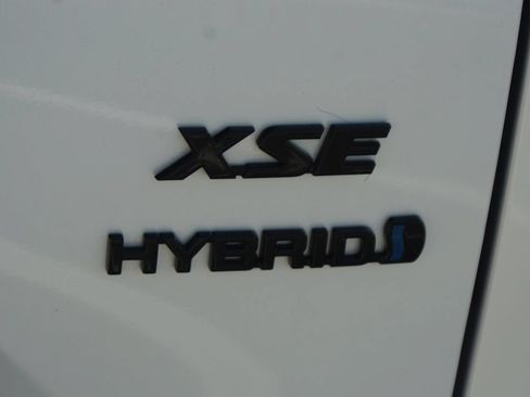 Used 2024 Toyota Corolla Cross AWD Hybrid w/ Convenience Package image 19