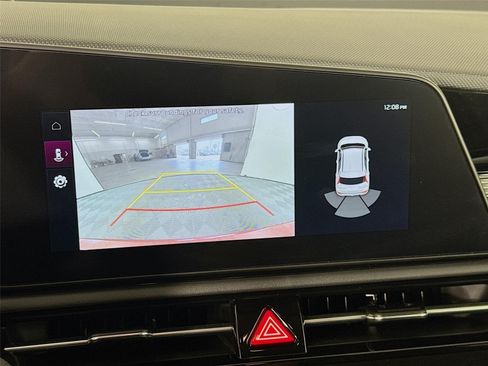 Certified 2025 Kia Niro EX FWD image 16