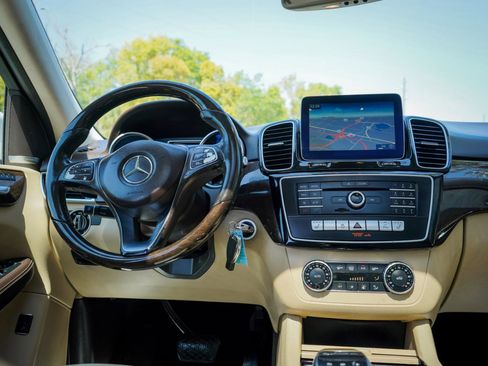 Used 2018 Mercedes-Benz GLE 350 w/ Premium 1 Package image 9