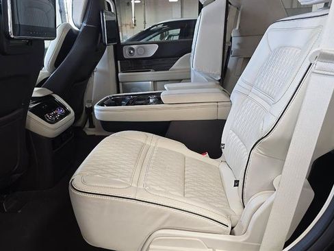 Used 2020 Lincoln Navigator Black Label AWD/4WD image 12