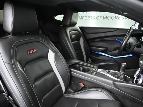 Used 2017 Chevrolet Camaro SS image 21