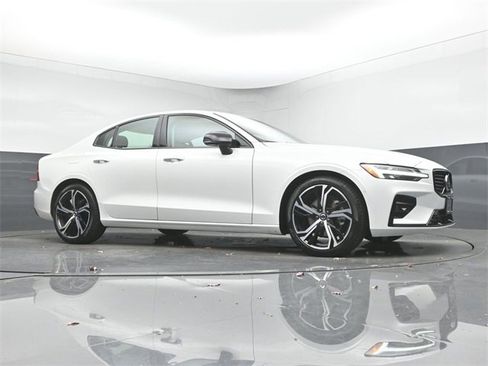 Used 2024 Volvo S60 B5 Ultimate image 35