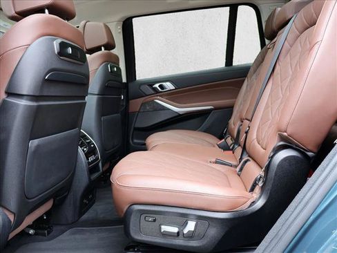 Used 2023 BMW X7 xDrive40i w/ Premium Package AWD/4WD image 27