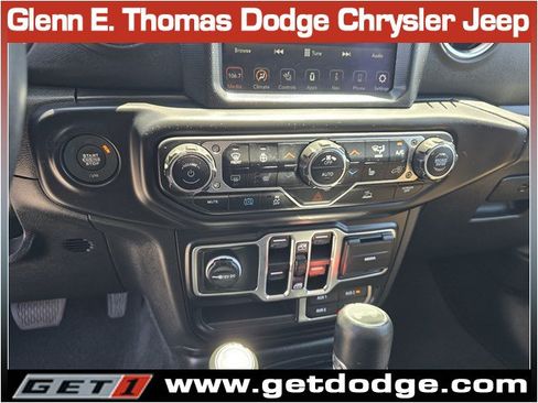 Used 2023 Jeep Wrangler Unlimited Sahara w/ Cold Weather Group AWD/4WD image 19