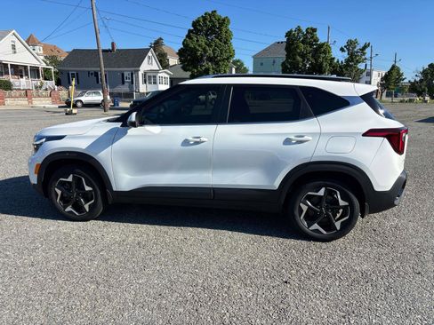 Used 2024 Kia Seltos EX AWD/4WD image 8