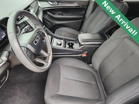 Used 2024 Jeep Grand Cherokee L Laredo image 14