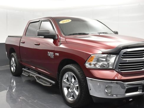 Used 2019 RAM 1500 Big Horn AWD/4WD image 11