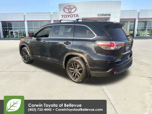 Used 2016 Toyota Highlander LE image 3