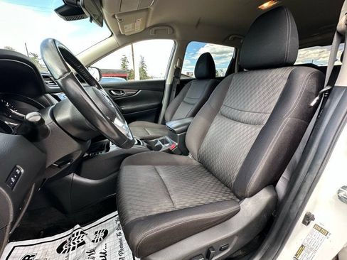 Used 2019 Nissan Rogue SV w/ Premium Package AWD/4WD image 14