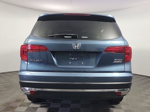 Certified 2017 Honda Pilot Touring image 6