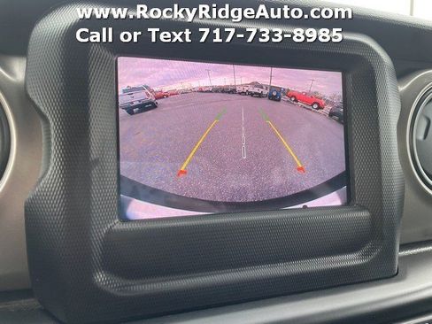 Used 2022 Jeep Wrangler Unlimited Sport image 11