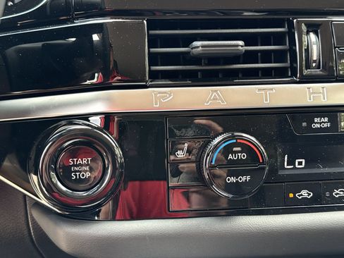 New 2026 Nissan Pathfinder SL FWD image 8