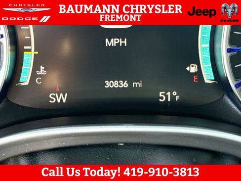 Used 2025 Chrysler Pacifica Select FWD image 16