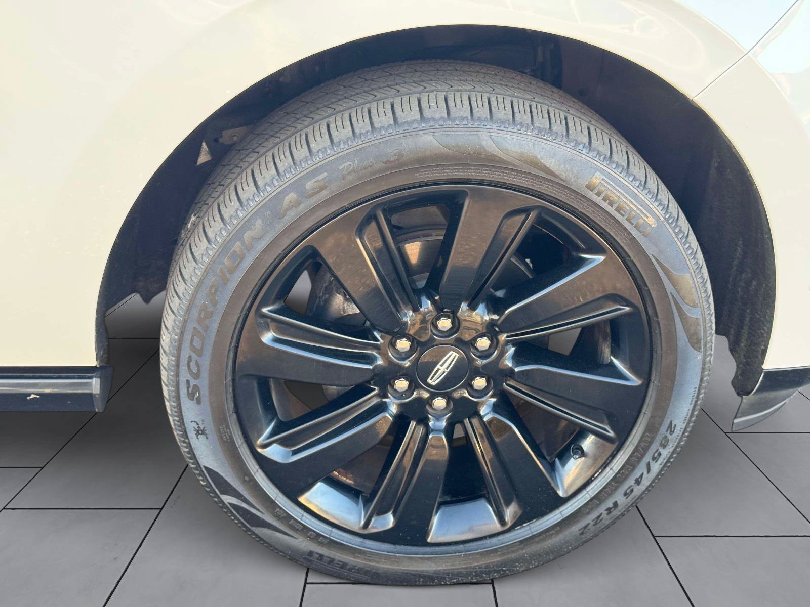 Used 2023 Lincoln Navigator Reserve AWD/4WD image 6