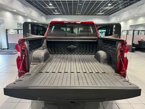 Used 2026 Chevrolet Silverado 1500 High Country AWD/4WD image 10