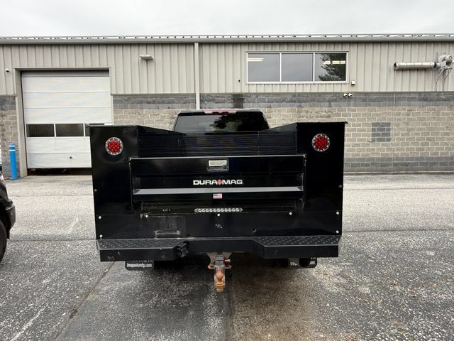 Used 2024 Chevrolet Silverado 2500 LT w/ Midnight Edition AWD/4WD image 4