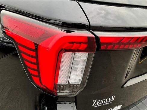 Certified 2025 Ford Explorer Active image 29