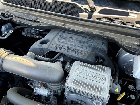 Used 2023 RAM 1500 Laramie AWD/4WD image 29