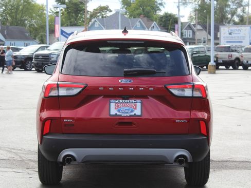Used 2022 Ford Escape SEL image 7