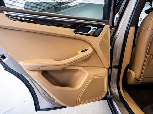 Used 2016 Porsche Macan S image 55