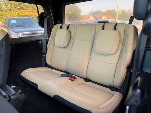 Used 2020 Jeep Wrangler Sport AWD/4WD image 16