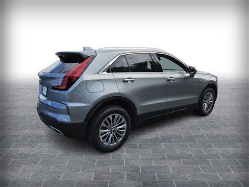 Certified 2025 Cadillac XT4 Premium Luxury image 4