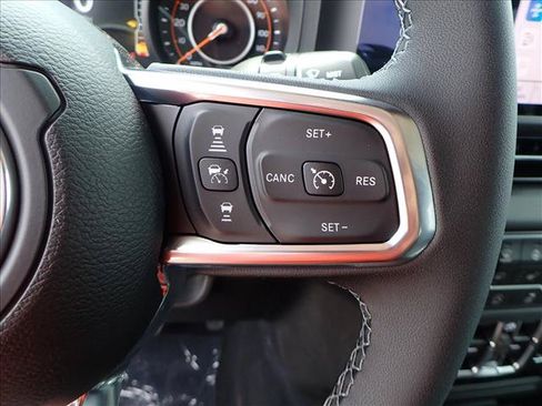 New 2025 Jeep Wrangler Unlimited Sahara AWD/4WD image 15