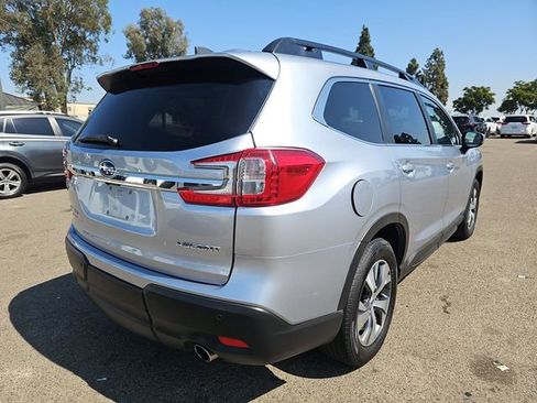 Used 2025 Subaru Ascent Premium AWD/4WD image 4