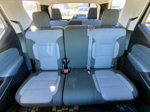 Used 2018 Chevrolet Traverse LT image 29