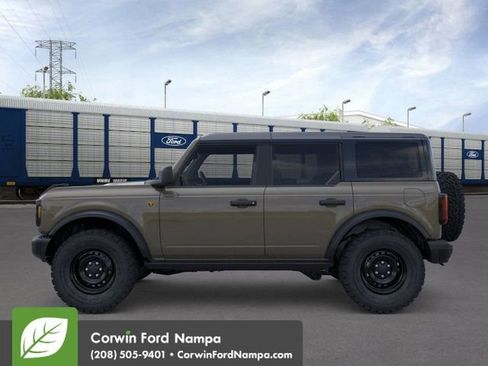 New 2026 Ford Bronco Badlands image 4