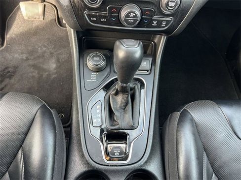 Used 2022 Jeep Cherokee Limited image 22