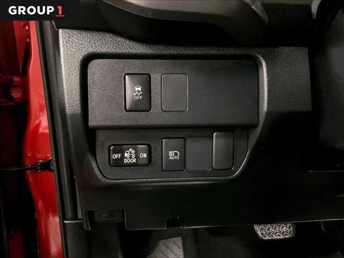 Certified 2021 Toyota Tacoma SR5 AWD/4WD image 35
