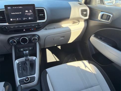 Used 2023 Hyundai Venue SEL image 20
