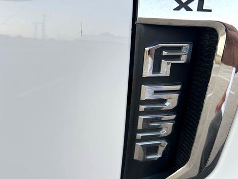 Used 2017 Ford F550 2WD Regular Cab Super Duty image 29