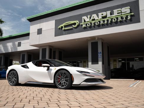 Used 2022 Ferrari SF90 Stradale Coupe image 7