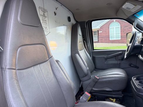Used 2018 GMC Savana 3500 Extended w/ Driver Convenience Package RWD image 19
