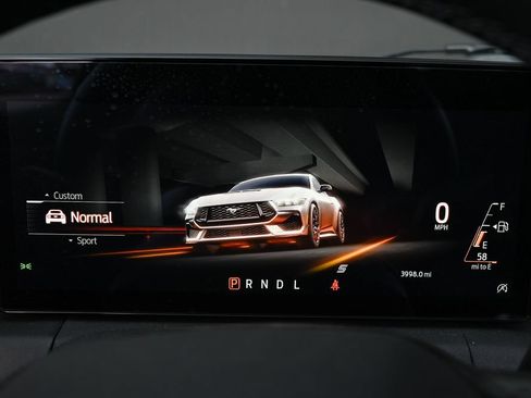 Used 2025 Ford Mustang Coupe RWD image 19