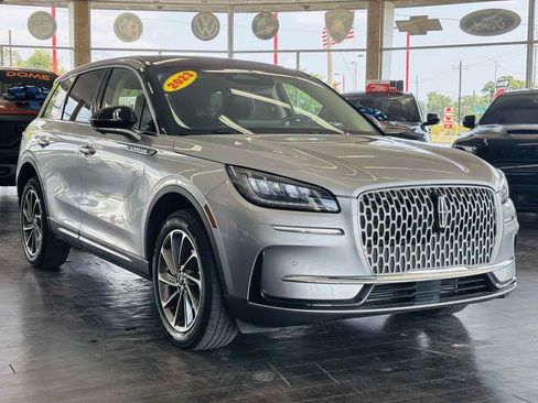 Used 2023 Lincoln Corsair AWD w/ Equipment Group 101A image 4