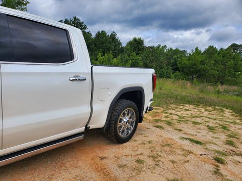 Used 2019 GMC Sierra 1500 Denali w/ Technology Package AWD/4WD image 4