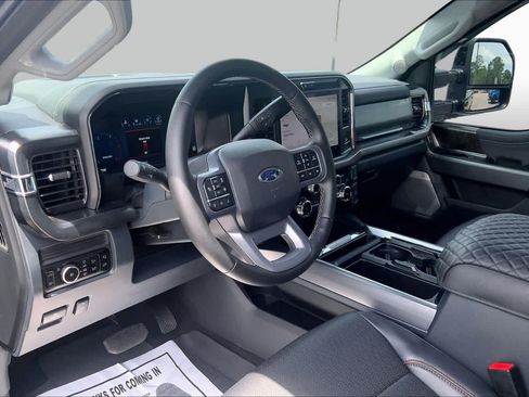 Used 2025 Ford F250 Lariat w/ Lariat Ultimate Package AWD/4WD image 18