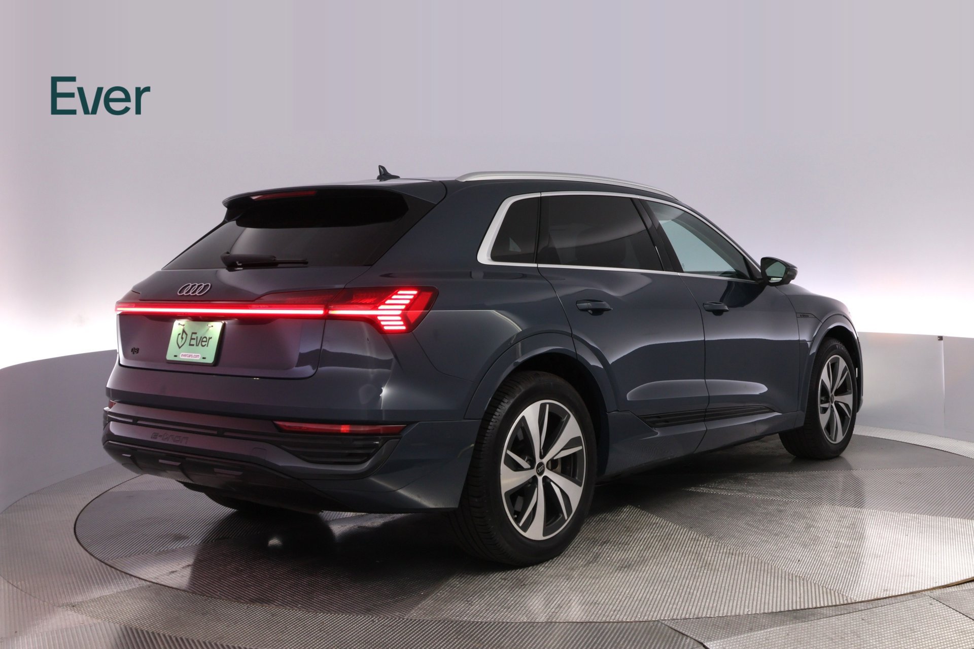 Used 2024 Audi Q8 e-tron Premium Plus w/ Prestige Package AWD/4WD image 3