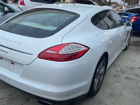 Used 2011 Porsche Panamera 4 image 4