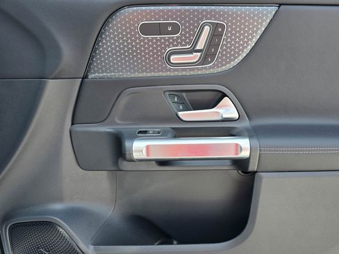 New 2026 Mercedes-Benz GLB 250 4MATIC image 38