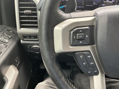 Used 2019 Ford F250 Lariat w/ Lariat Ultimate Package AWD/4WD image 19
