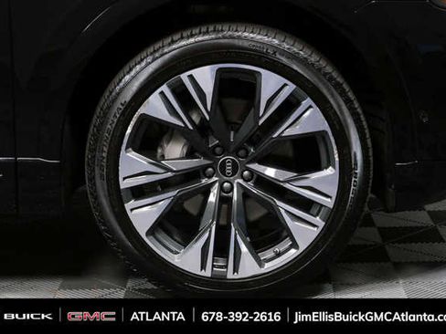 Used 2025 Audi Q8 Premium Plus AWD/4WD image 40