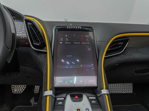 Certified 2025 Ferrari Roma Base image 39