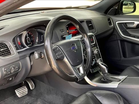 Used 2018 Volvo S60 T6 R-Design Platinum image 17